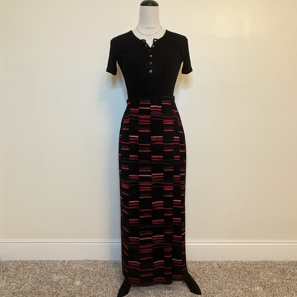 Vintage Y2K Kathy Ireland Plus Size Maxi Skirt
XL. Made in USA. - Picture 6 of 9